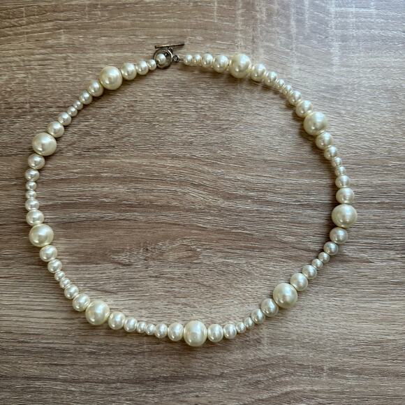 Faux Pearl Necklace Lot of 3 Varied Sizes Gold Tone Accents - Picture 2 of 11